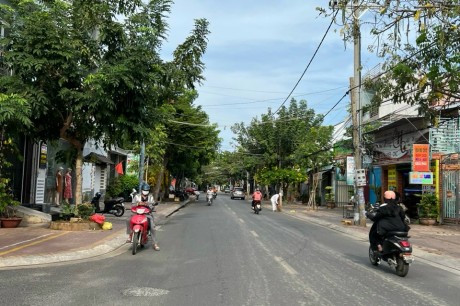 Bán nhà mặt tiền đường Nguyễn Thị Minh Khai Vũng Tàu